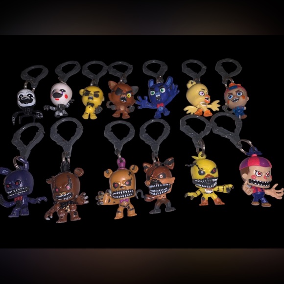 FNAF Vintage 2016 13 Vinyl Figure’s Collectible Backpack Hangers LOT - Picture 3 of 14